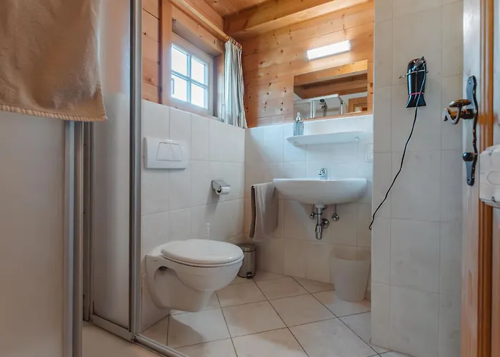 1 By Interhome Alpesi faház